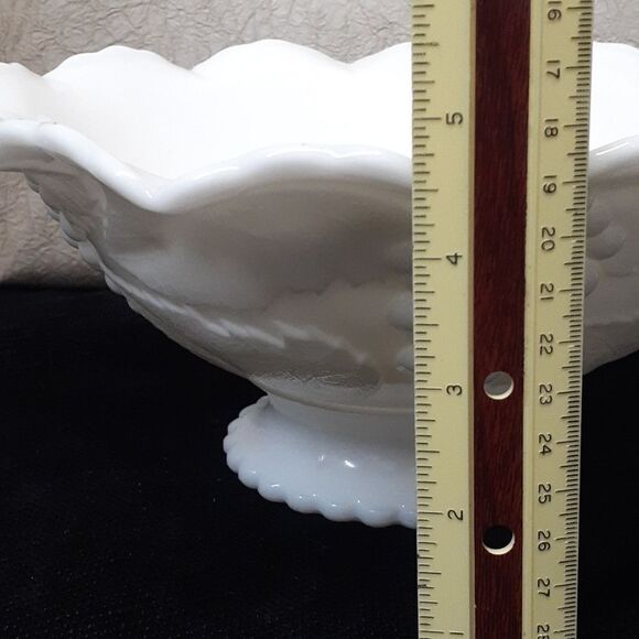 Vintage Imperial Paneled Grape harvest milk glass ruffled bowl - Picture 6 of 6